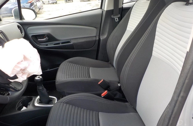 Toyota Yaris cena 20900 przebieg: 23514, rok produkcji 2019 z Stęszew małe 301